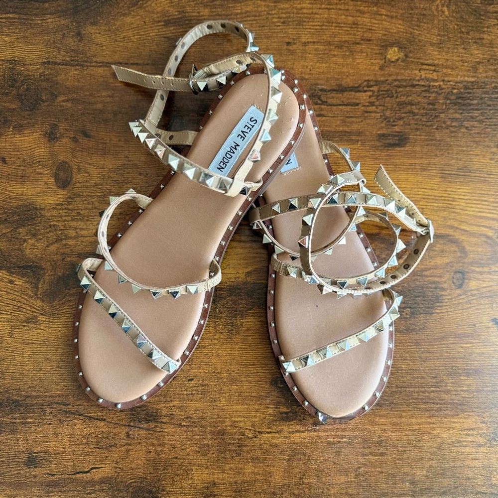 Steve Madden Casual Travel Studded Sandals | Nude Beige | Size 9.5